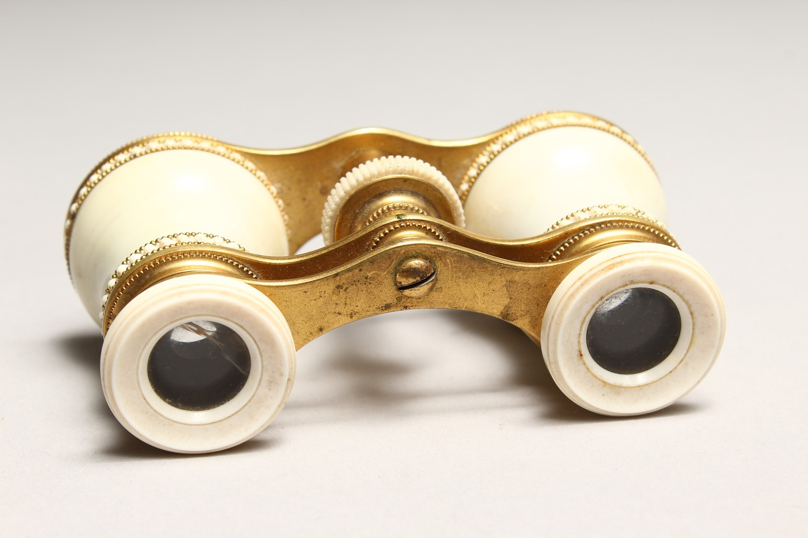 A PAIR OF IVORY AND GILT OPERA GLASSES 4.6ins long. - Image 3 of 6