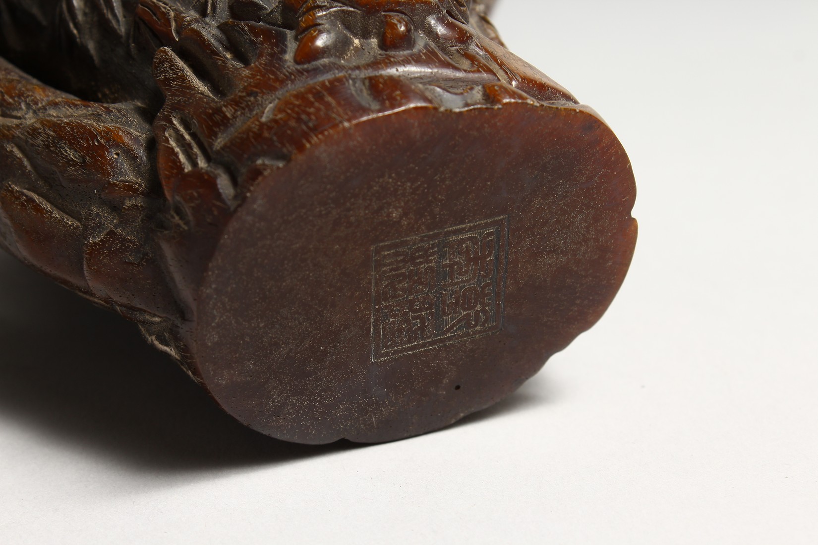 A CARVED HORN LIBATION CUP 4.5ins - Image 6 of 6