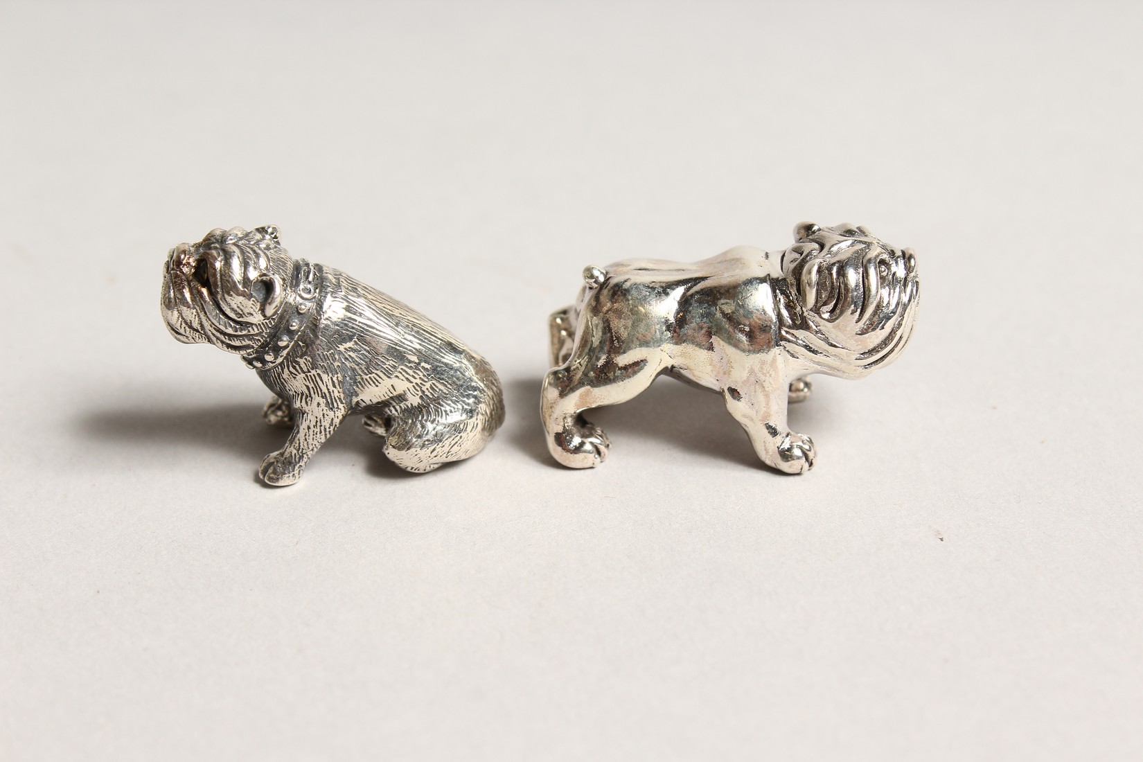 A PAIR OF NOVELTY SILVER MINI BULL DOGS - Image 3 of 3