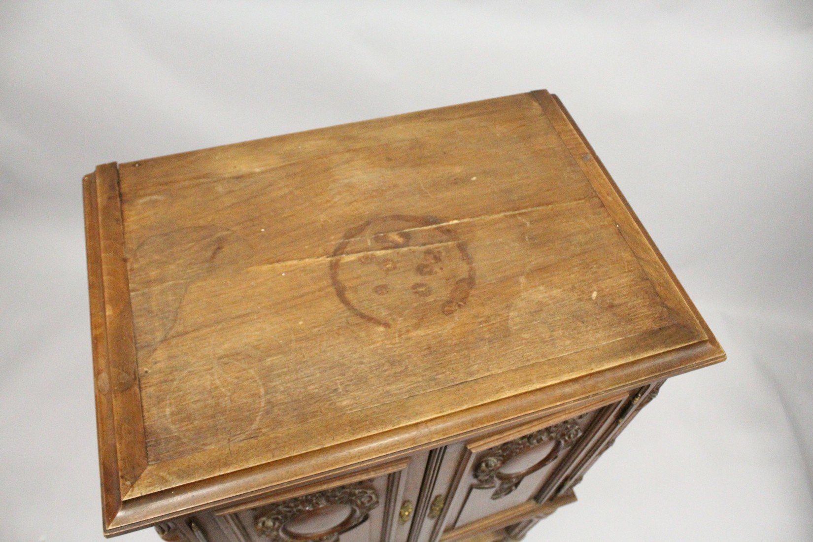 A LATE 19TH CENTURY FRENCH WALNUT MUSIC CABINET, with a pair of carved panelled doors enclosing - Image 3 of 7