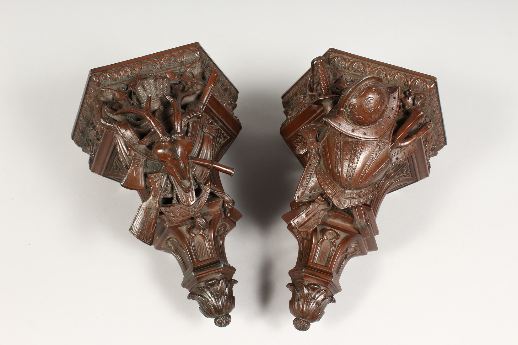 A SUPERB PAIR OF BRONZED-METAL NATIVE AMERICAN FIGURES, on circular bases with wall brackets (4) - Image 7 of 13