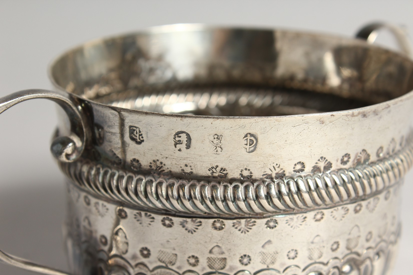 A QUEEN ANNE TWO HANDLED CIRCULAR PORRINGER, wrythen fluted handles, London 1709, maker J. JACKSON - Image 3 of 7