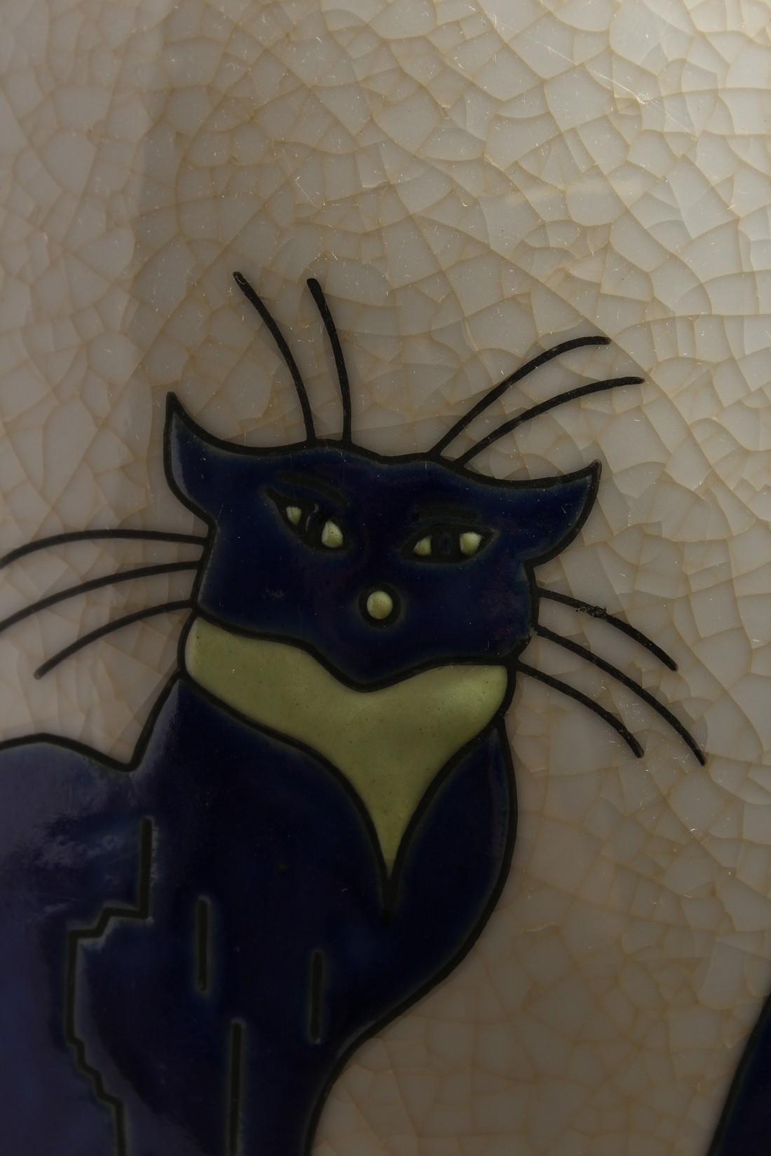 AN ART DECO DESIGN VASE with blue cats. - Image 3 of 5