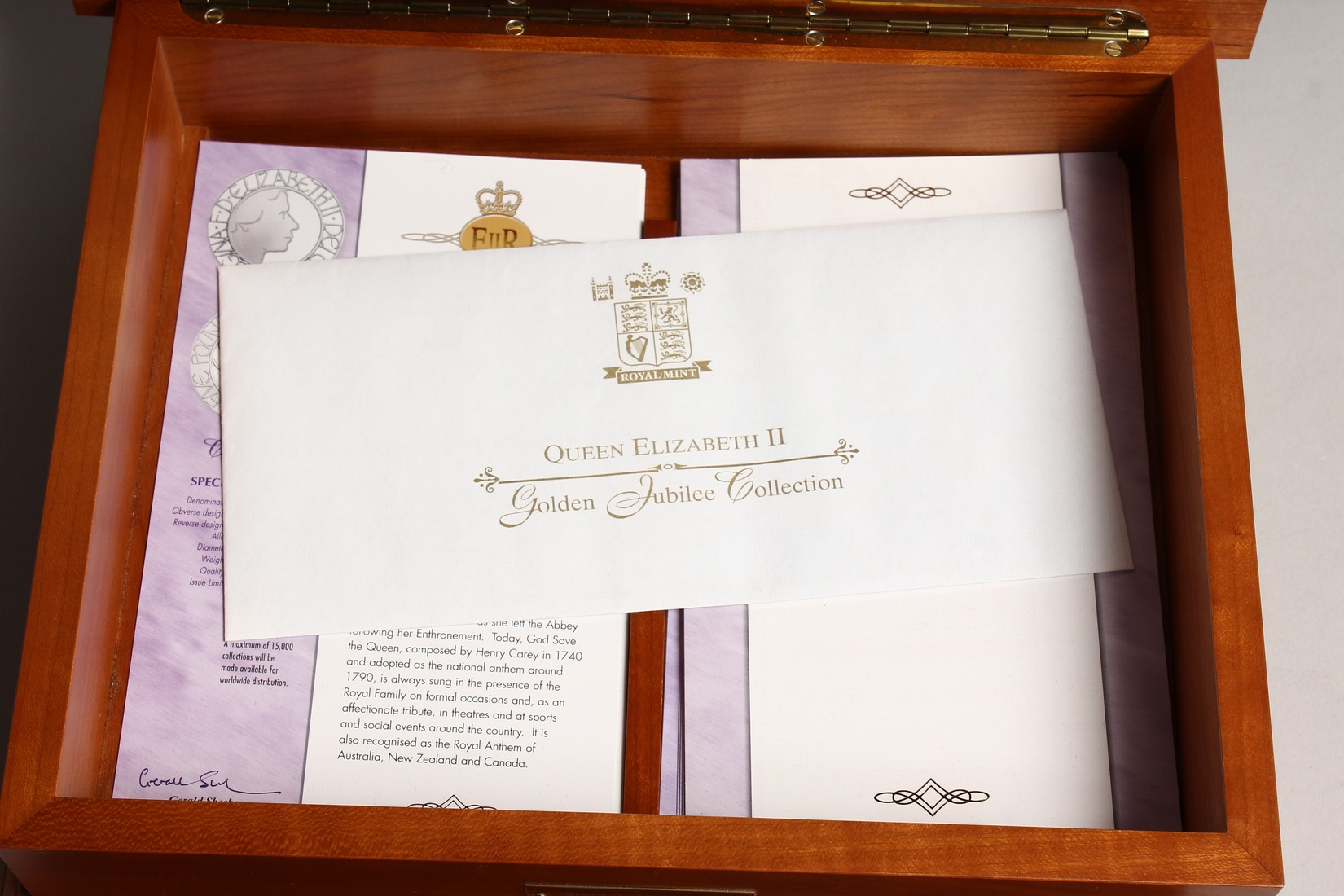 QUEEN ELIZABETH II GOLDEN JUBILEE COLLECTION, issued by the Royal Mint. Two trays of 24 carat gold - Image 4 of 6