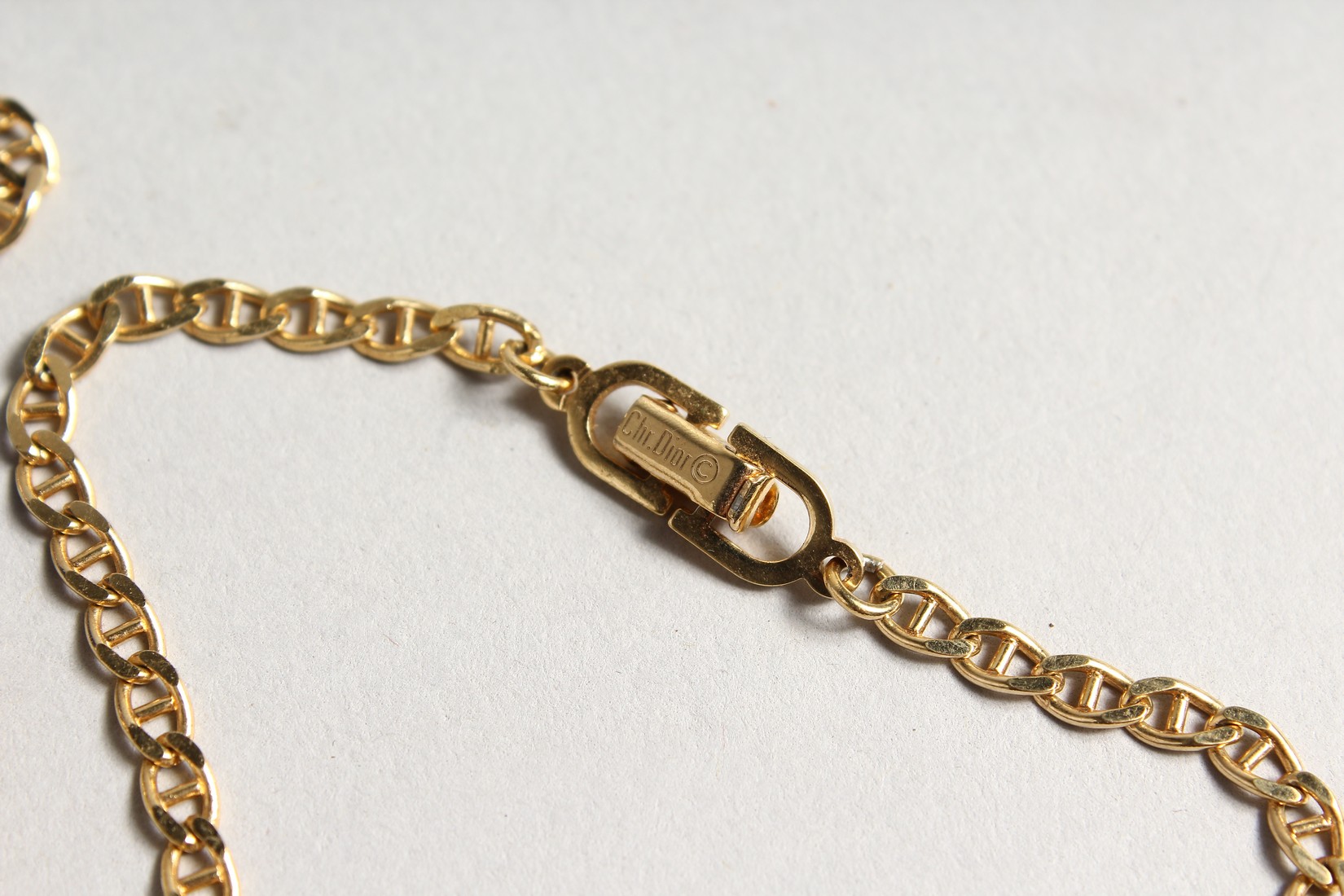 A CHRISTIAN DIOR 1980'S GILT AND LAPIS NECKLACE in a Christian Dior box. - Image 3 of 4