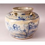 AN 18TH / 19TH CENTURY CHINESE BLUE & WHITE PORCELAIN JAR - with colbalt blue scroll decoration with