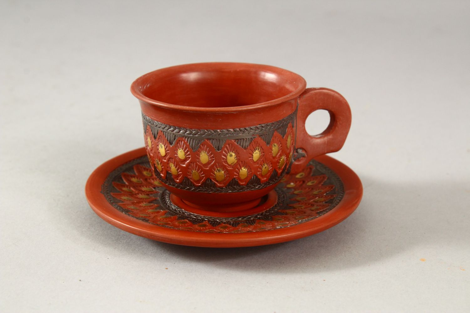 A MIXED LOT OF TURKISH TOPHANE POTTERY - comprising 2 x cup & saucers plus 3 x pipes. - Image 5 of 6