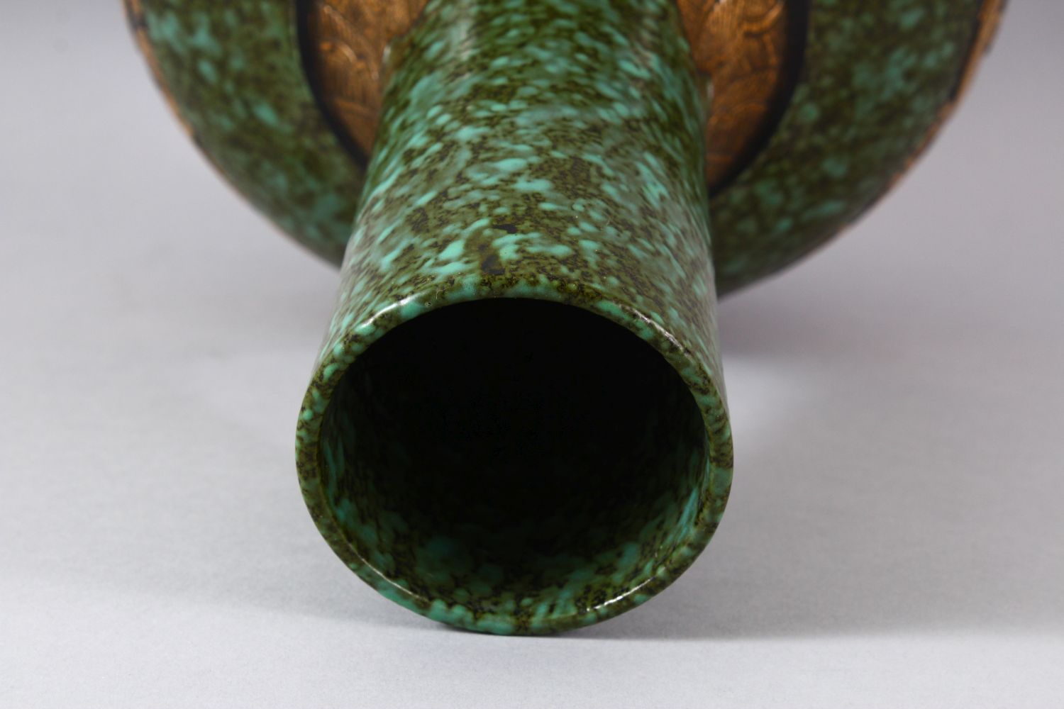 A LARGE CHINESE CELADON GROUND BALUSTER VASE, with unusual glaze, the body with a band of crackle - Image 5 of 7