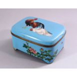 A JAPANESE MEIJI PERIOD CLOISONNE COCKEREL BOX & COVER, the turquoise ground box decorated to the