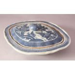 AN 18TH CENTURY CHINESE BLUE & WHITE PORCELAIN TUREEN & COVER - decorated with native landscape
