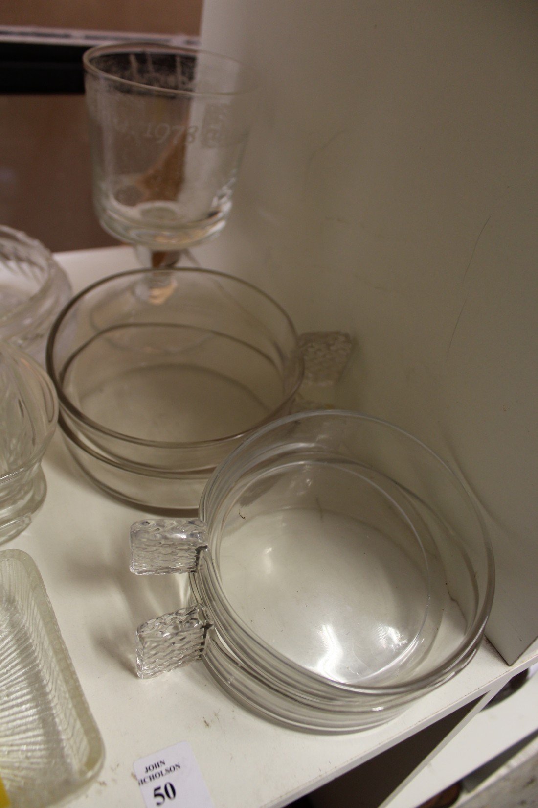 A small group of glassware. - Image 3 of 3