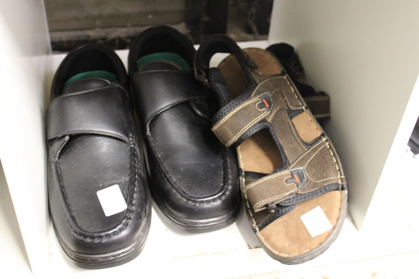 Two new pairs of gentlemen's size 11 shoes and a pair of sandals. - Image 3 of 3