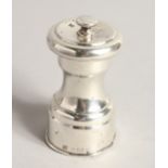 A SILVER BALLISTER SHAPED PEPPER GRINDER, Birmingham 1900, 3ins high.