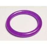 A LAVENDER JADE BANGLE