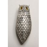 A SILVER PLATED NOVELTY OWL VESTA