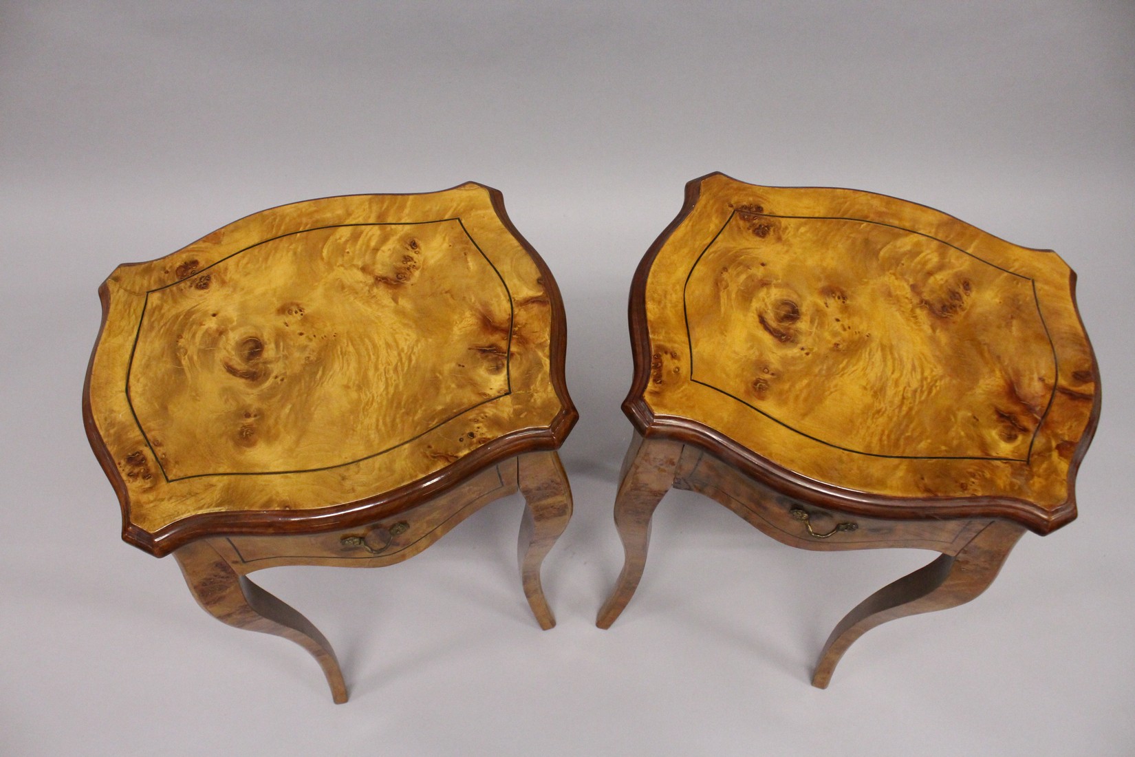 A PAIR OF FRENCH STYLE BURR WOOD SINGLE DRAWER BEDSIDE TABLES on cabriole legs 1ft 5.5ins wide x - Image 3 of 3