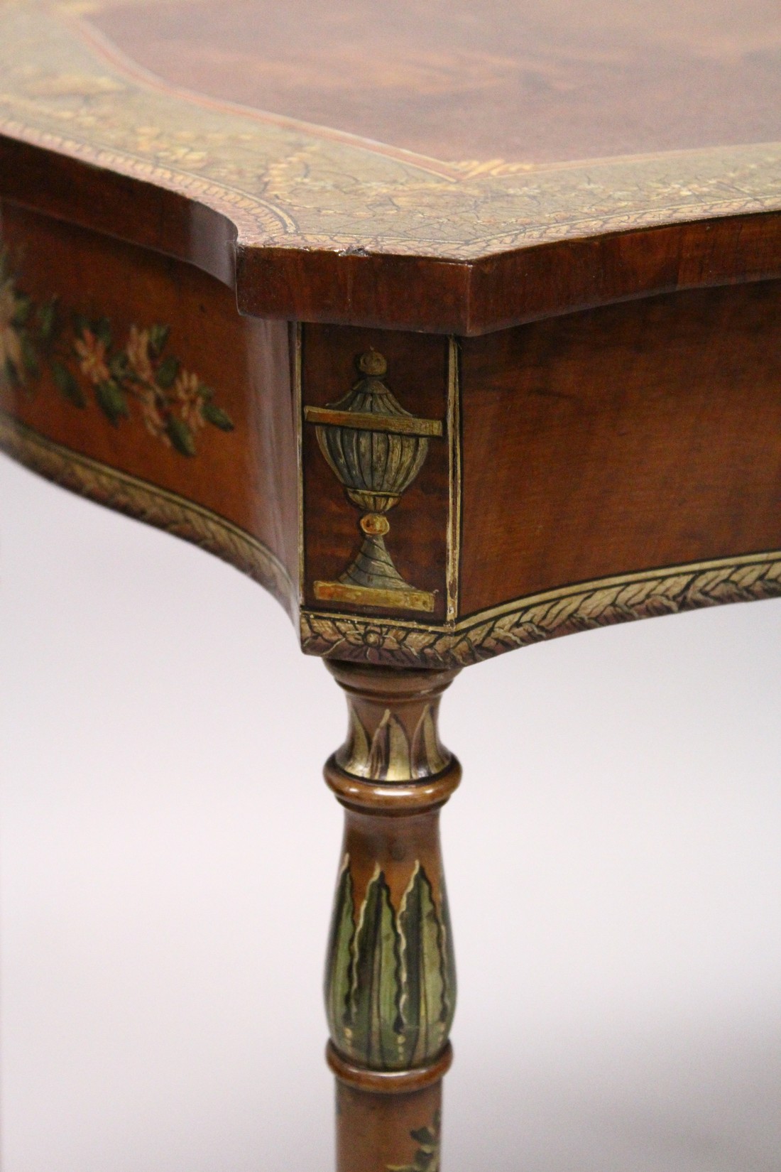 A GOOD EDWARDIAN SATINWOOD AND PAINTED OCCASIONAL TABLE of serpentine outline, the border, frieze - Image 6 of 6