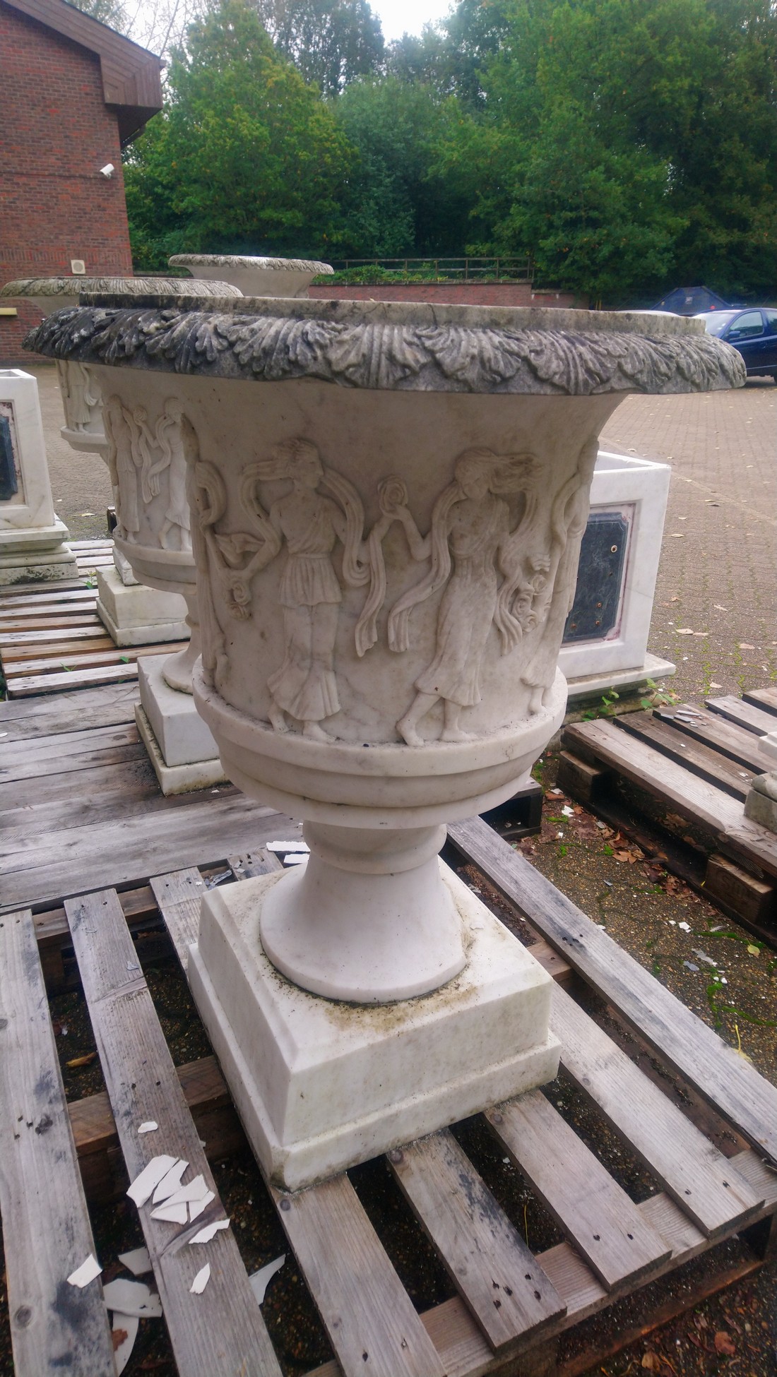 A GOOD PAIR OF ITALIAN CARVED WHITE MARBLE URNS , the sides carved with dancing muses 2ft 6ins high - Image 3 of 7