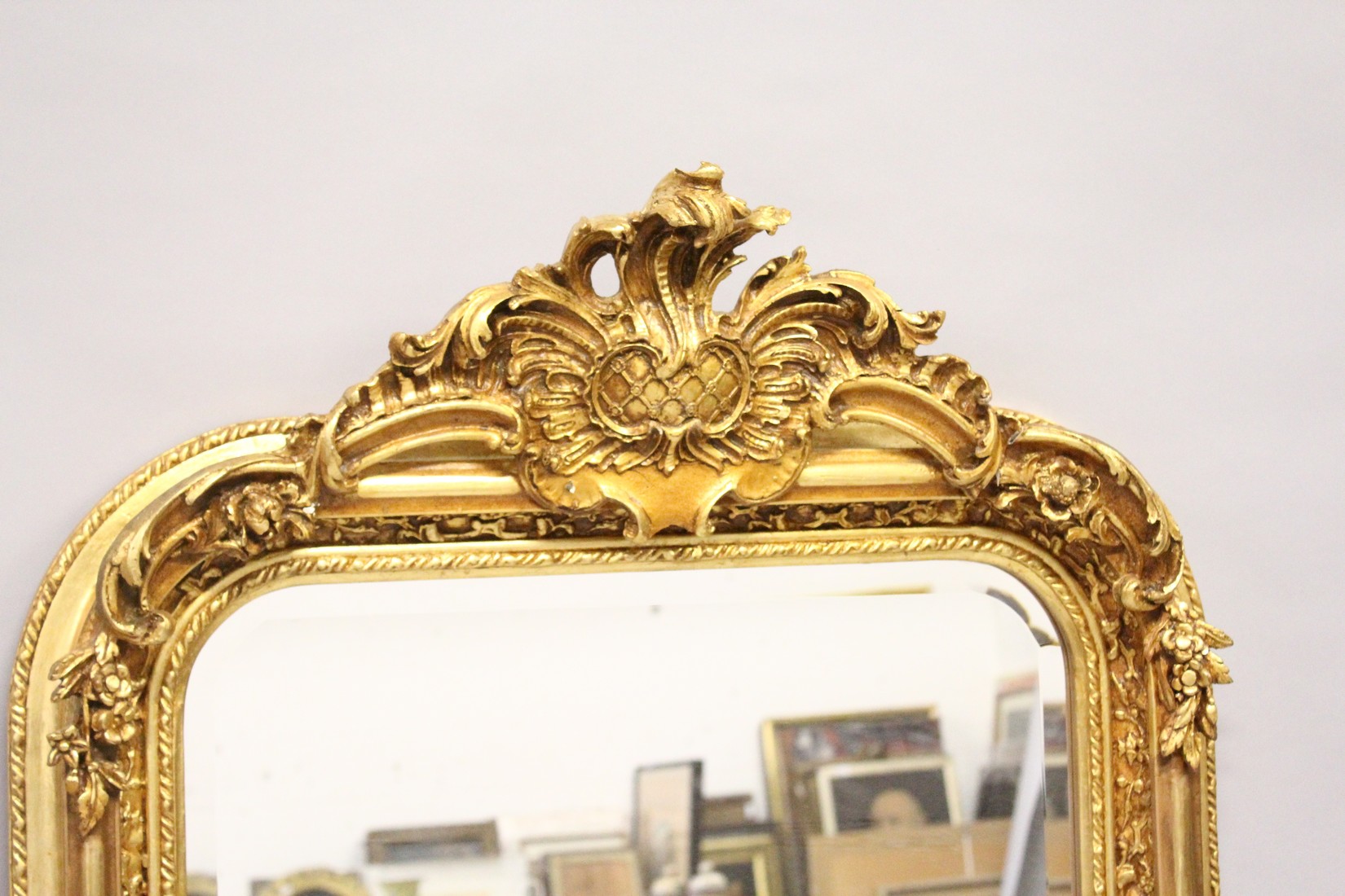 A LARGE ORNATE GILT FRAMED ARCH TOP MIRROR, the top with moulded leafwork decoration. 5ft high x 2ft - Image 3 of 5