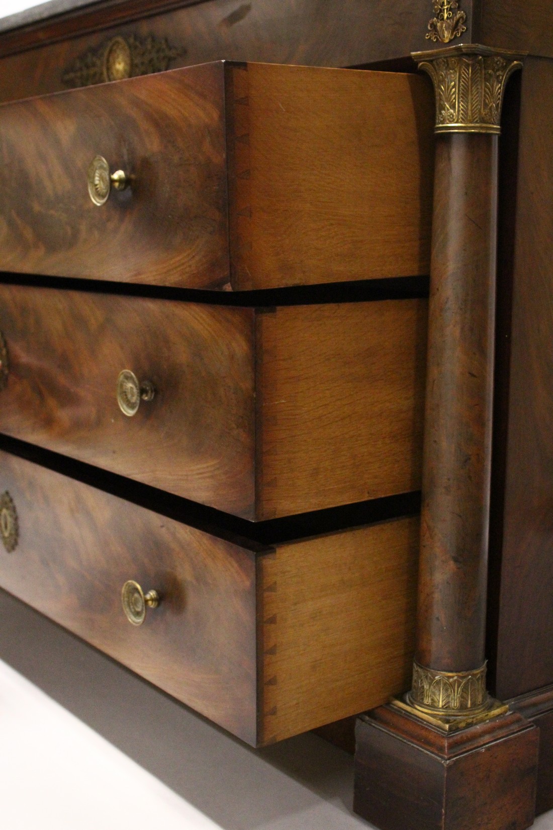 A GOOD 19TH CENTURY FRENCH MAHOGANY, ORMOLU AND MARBLE COMMODE, with a grey veined rectangular - Image 9 of 18