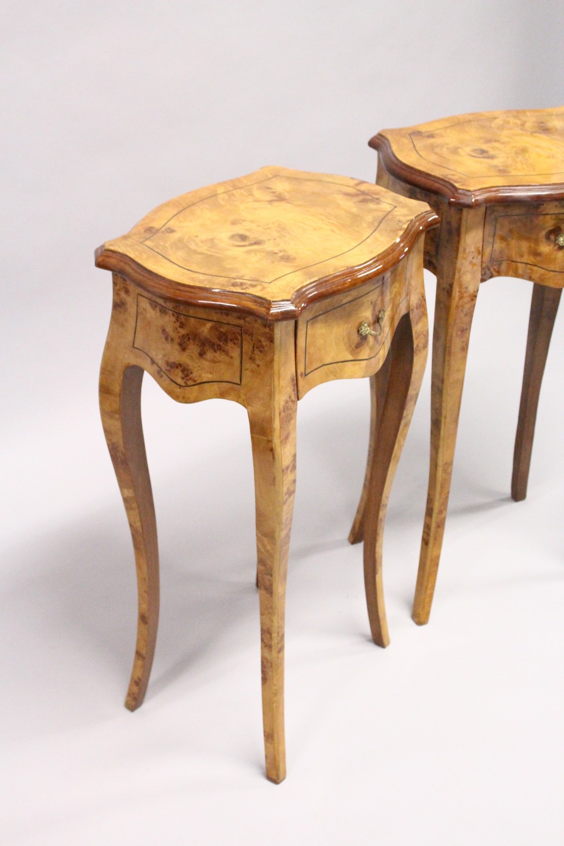 A PAIR OF FRENCH STYLE BURR WOOD SINGLE DRAWER BEDSIDE TABLES on cabriole legs 1ft 5.5ins wide x - Image 2 of 3