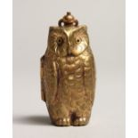 A NOVELTY BRASS OWL DOUBLE SOVEREIGN CASE