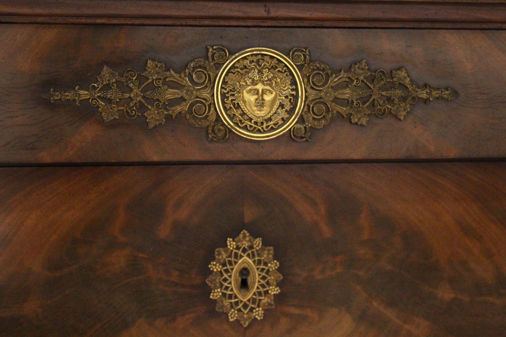 A GOOD 19TH CENTURY FRENCH MAHOGANY, ORMOLU AND MARBLE COMMODE, with a grey veined rectangular - Image 2 of 18