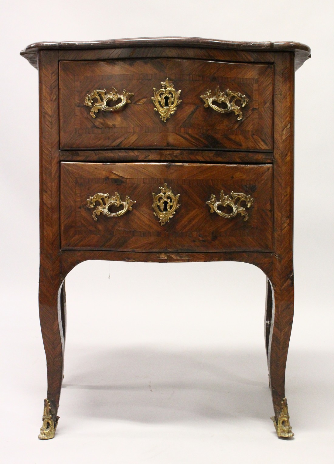 AN 18TH CENTURY FRENCH KINGWOOD, ORMOLU AND MARBLE TWO DRAWER SERPENTINE PETIT COMMODE, the shaped - Image 2 of 8