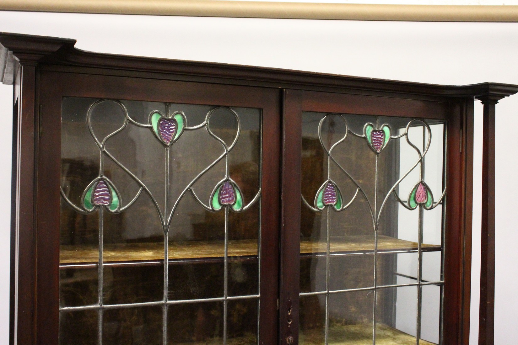 AN ART NOUVEAU MAHOGANY INLAID CHINA CABINET with a pair of leaded glass doors over an open space, - Image 5 of 6