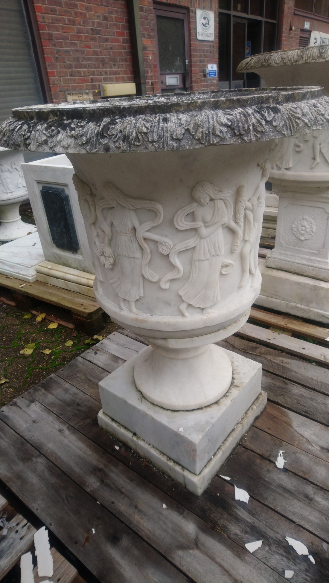 A GOOD PAIR OF ITALIAN CARVED WHITE MARBLE URNS , the sides carved with dancing muses 2ft 6ins high - Image 7 of 7