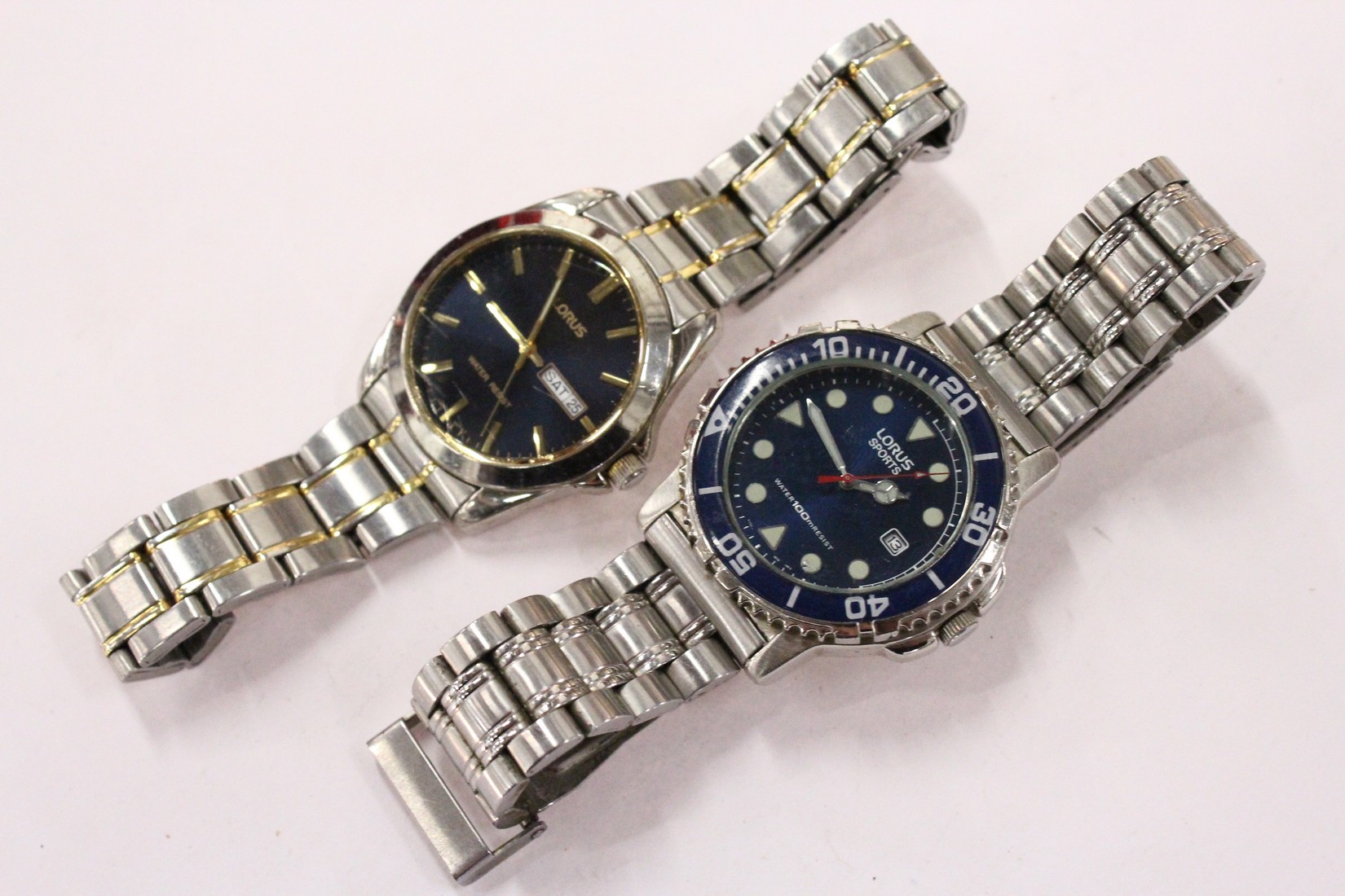 Two stylish gent's stainless steel wristwatches. - Bild 2 aus 3