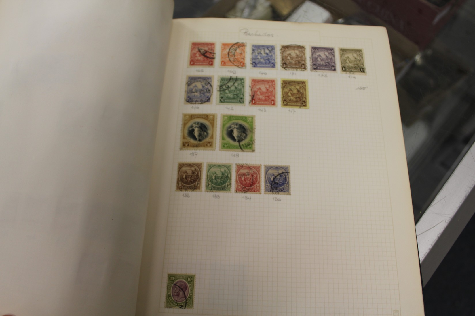 Stamps, a green binder containing World, mostly used. - Bild 9 aus 11