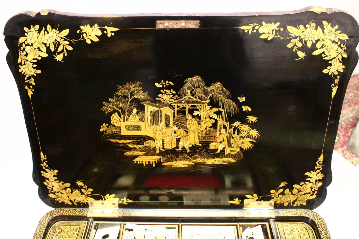 A CHINESE EXPORT BLACK LACQUER AND GILT DECORATED SEWING TABLE, with hinged lid opening to reveal - Image 3 of 5