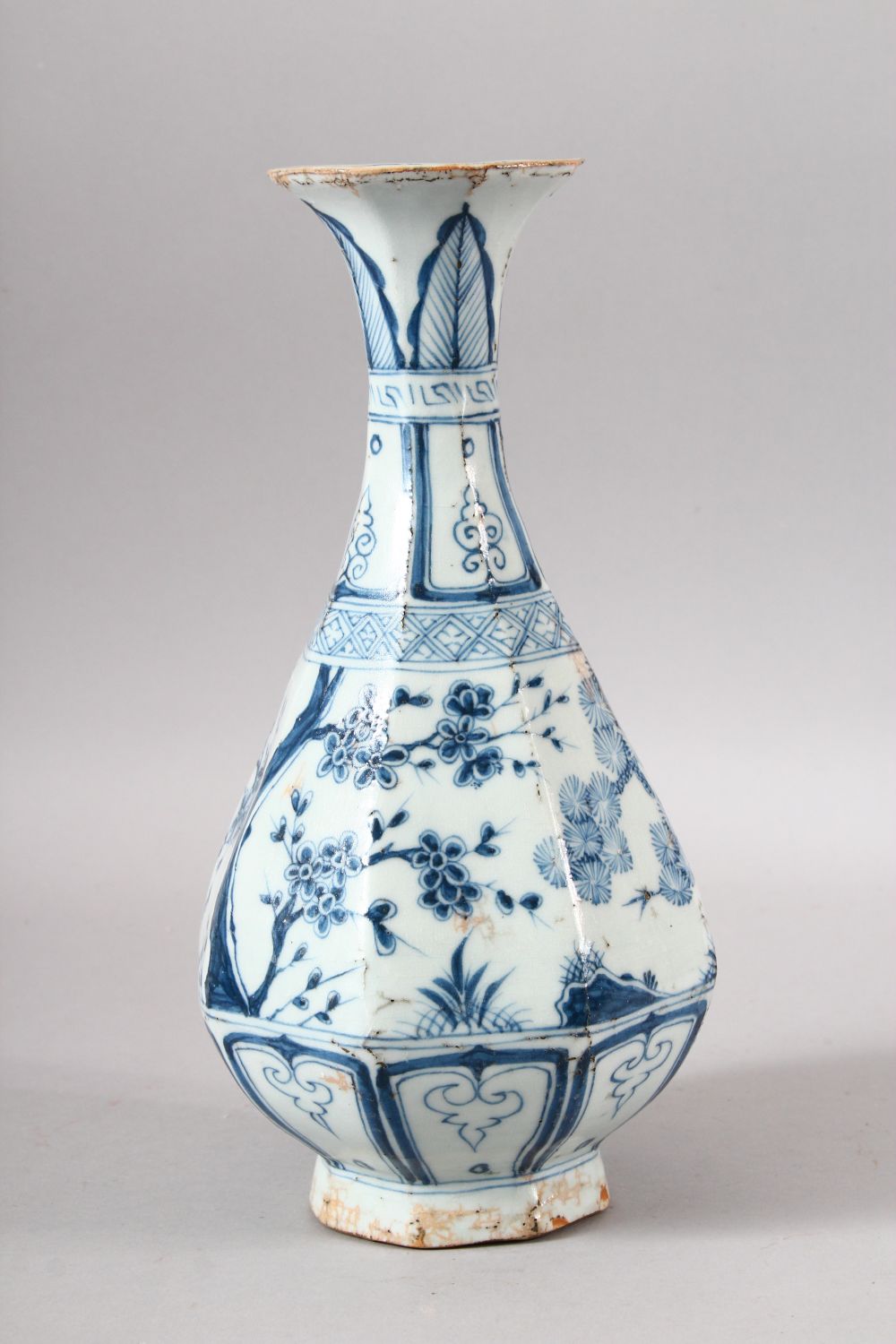 A CHINESE MING STYLE BLUE & WHITE PORCELAIN OCTAGONAL VASE - decorated with various native trees, - Image 4 of 6