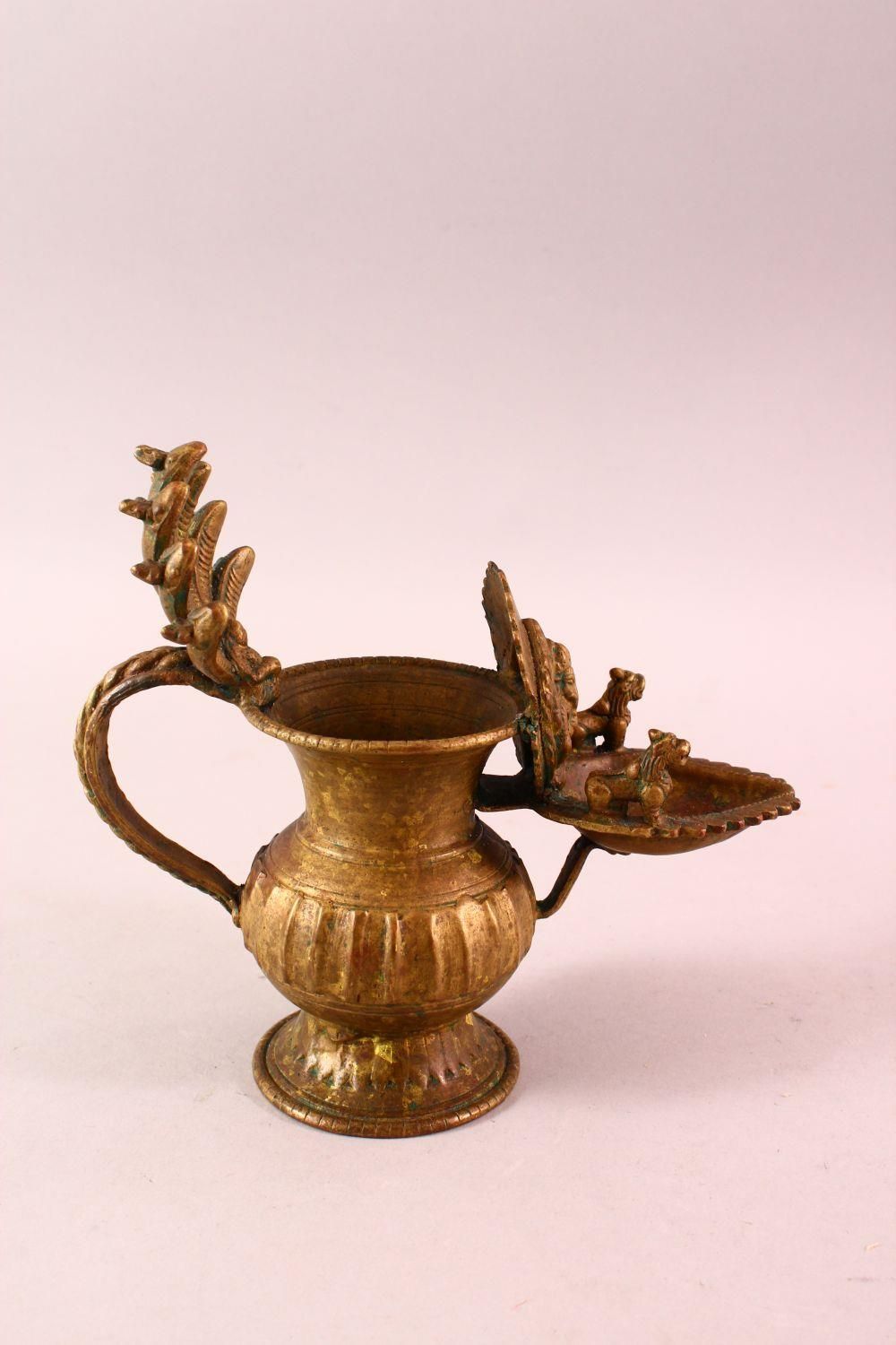 AN INDIAN BRONZE OIL POURER VESSEL, 18cm - Image 3 of 6