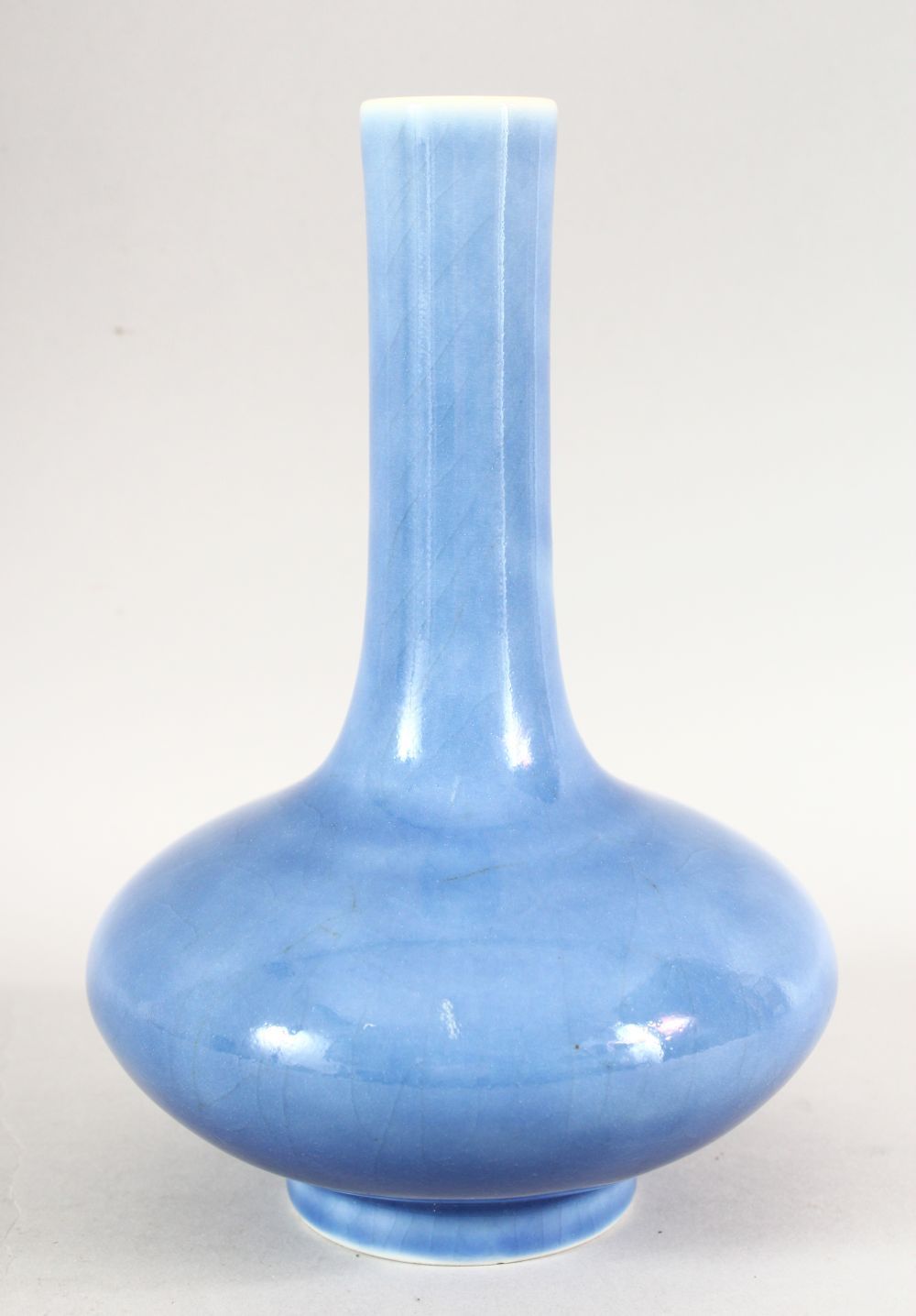 A GOOD BLUE GLAZE BULBOUS VASE, six character mark to base in blue, 22cm high.