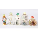 A MIXED LOT OF 5 CHINESE REVERSE PAINTED SNUFF BOTTLES - mostly comprising scenes of birds and