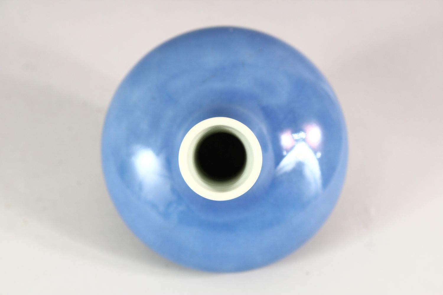 A GOOD BLUE GLAZE BULBOUS VASE, six character mark to base in blue, 22cm high. - Image 4 of 6