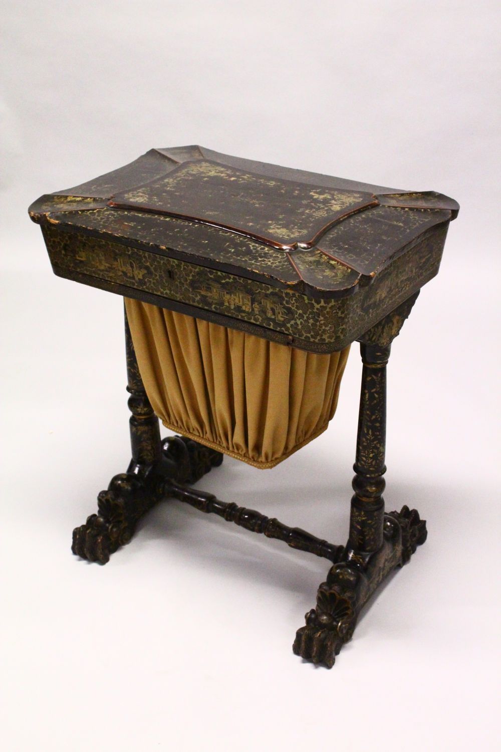 A CHINESE EXPORT BLACK LACQUER AND GILT DECORATED SEWING TABLE, with hinged lid opening to reveal - Image 4 of 5