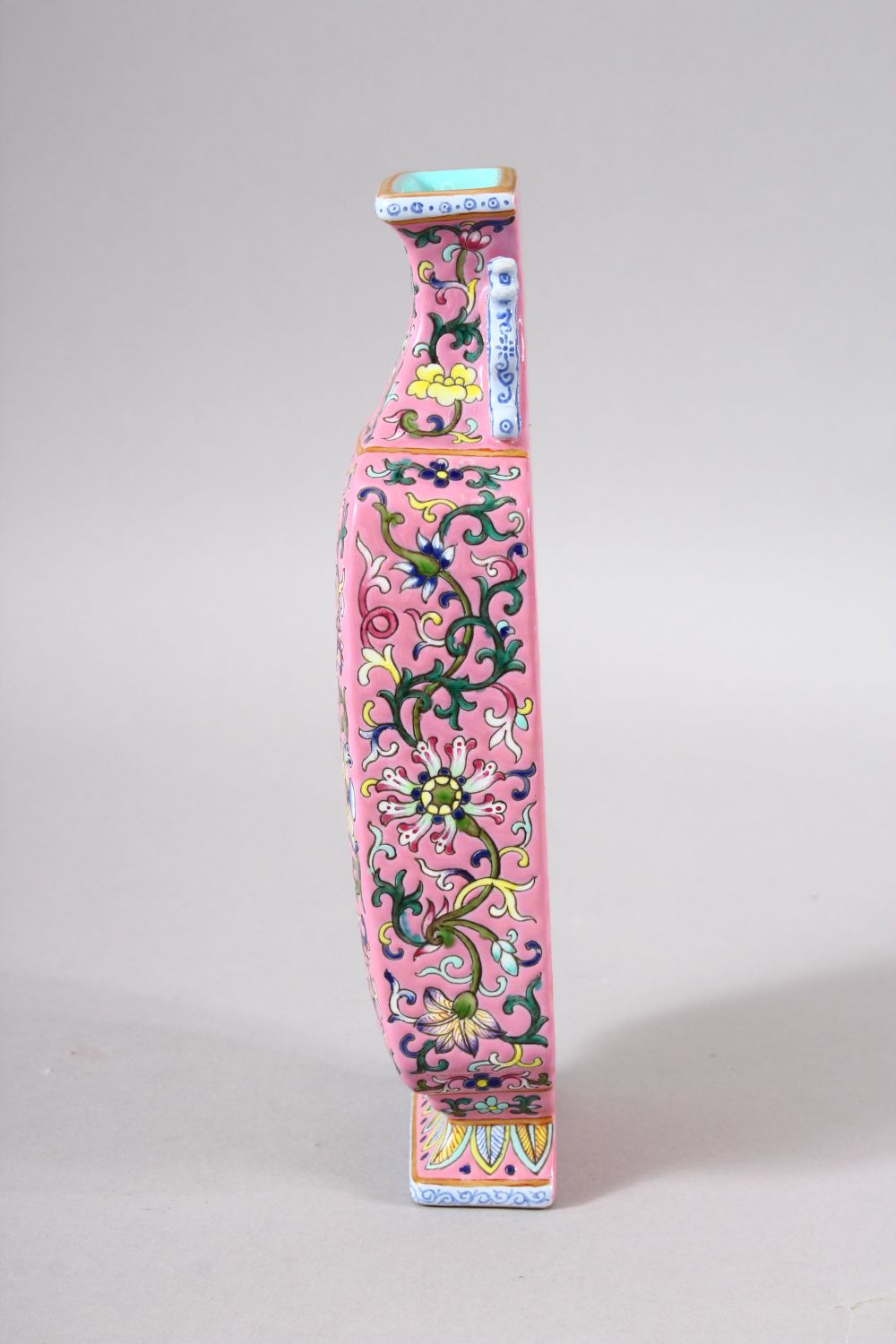 A GOOD CHINESE FAMILLE ROSE PORCELAIN WALL POCKET VASE, the body decorated with colourful floral - Image 4 of 8