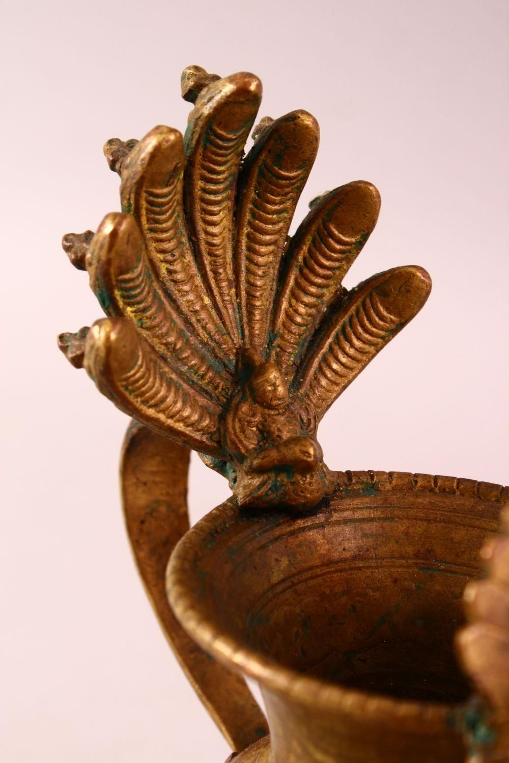 AN INDIAN BRONZE OIL POURER VESSEL, 18cm - Image 4 of 6