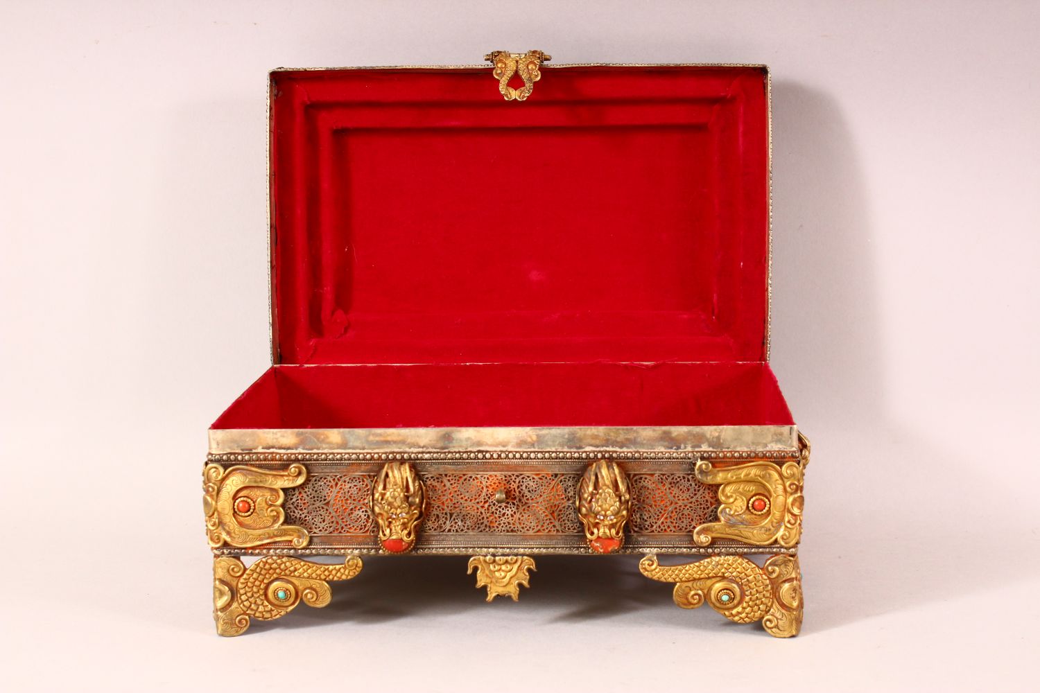 A TIBETAN MOUNTED AND INLAID METAL CASKET, the body with openwork style inlay, with gilt raised - Image 6 of 7