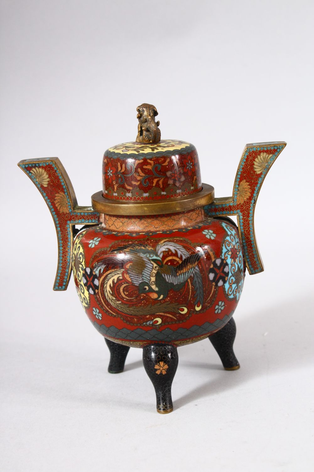 A SMALL JAPANESE CLOISONNE TWIN HANDLE KORO AND COVER, decorated with phoenix, flowers and - Image 3 of 7