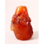 A CHINESE CARVED AGATE SNUFF BOTTLE, 5.5cm.