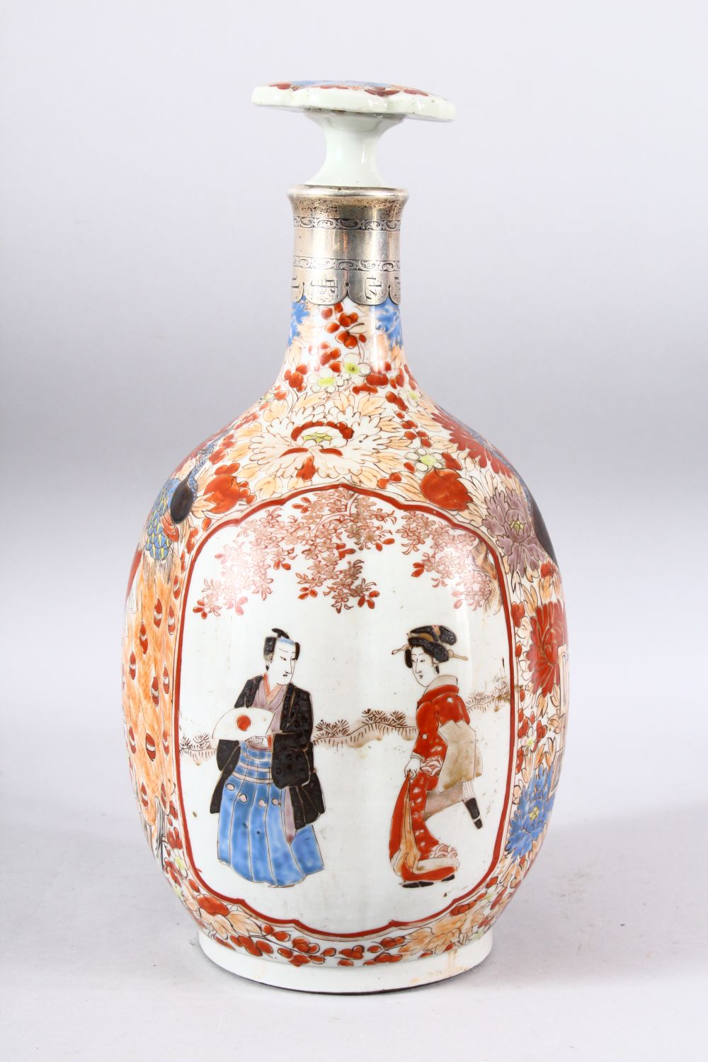 A JAPANESE EDO / MEIJI PERIOD KUTANI PORCELAIN BOTTLE & STOPPER - the neck with a white metal - Image 3 of 8