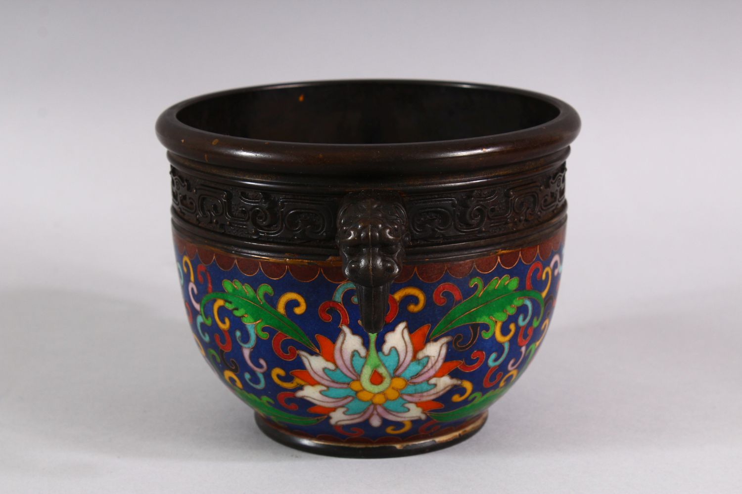 A CHINESE CLOISONNE TWIN HANDLE INCENSE BURNER - the body with a lower band of cloisonne enamel - Image 2 of 7