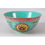 A CHINESE FAMILLE ROSE TURQUOISE GLAZE PORCELAIN BOWL - the bowl decorated with a turquoise ground