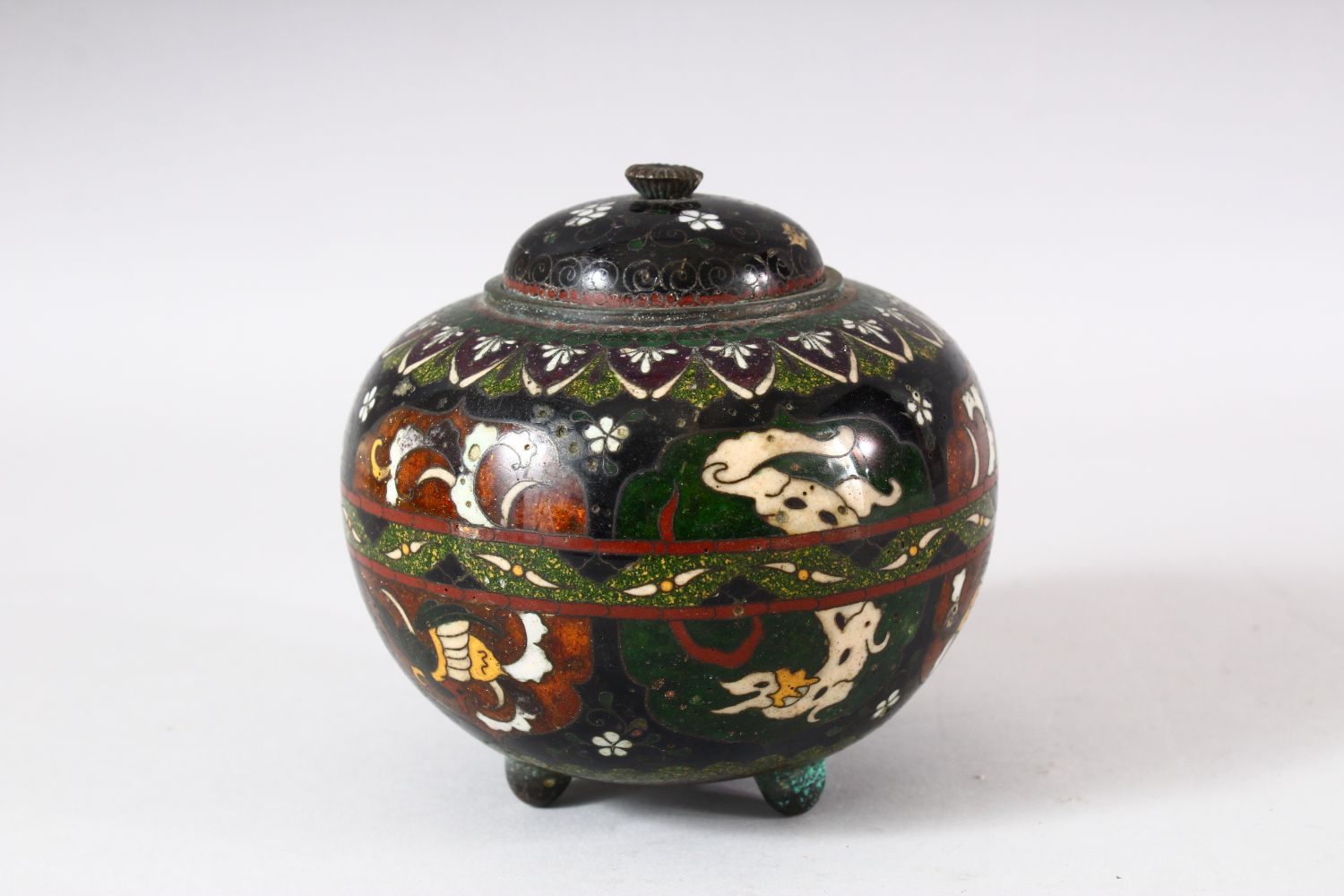 A JAPANESE CLOISONNE GLOBULAR KORO AND COVER, with panels of stylised phoenix and dragons, supported - Image 2 of 6