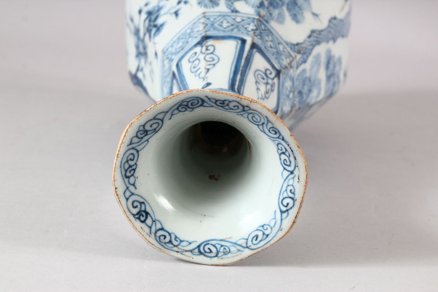 A CHINESE MING STYLE BLUE & WHITE PORCELAIN OCTAGONAL VASE - decorated with various native trees, - Image 5 of 6