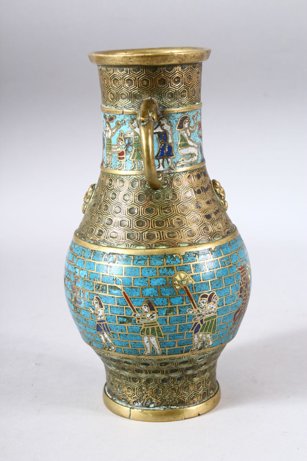 A CHINESE EXPORT CLOISONNE TWIN HANDLE VASE, the body with brick joint style blue ground with - Image 4 of 6